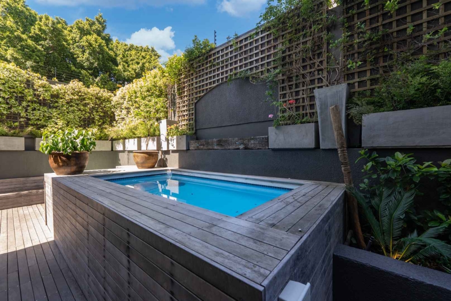 2 Bedroom Property for Sale in Green Point Western Cape